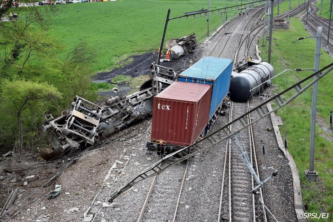 Un train déraillé